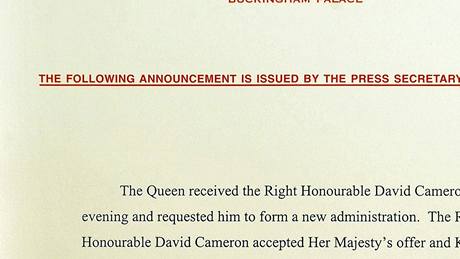 Oficiální zpráva Buckinghamského paláce, která informuje o jmenování Davida Camerona novým premiérem. (11. kvtna 2010)
