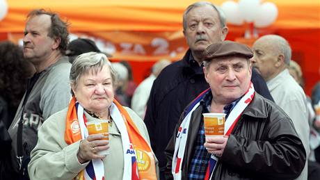 Předvolební mítink ČSSD v Ostravě. (22. dubna 2010) Předvolební mítink ČSSD v Ostravě. (22. dubna 2010)