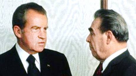 Americký prezident Richard Nixon a sovtský vdce Leonid Brenv v Moskv v roce 1974.
