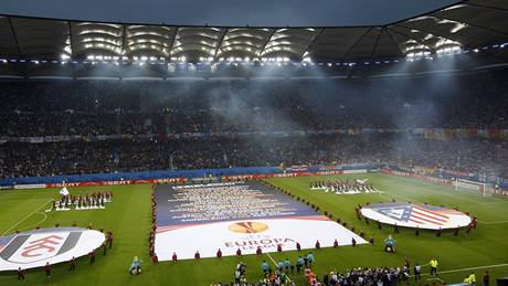 Úvodní ceremoniál finále Evropské ligy mezi Fulhamem a Atlétikem Madrid
