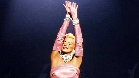Marilyn Monroe ve filmu Páni mají radši blondýnky Marilyn Monroe ve filmu Páni mají radši blondýnky