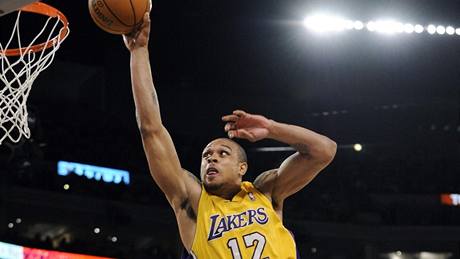 Shannon Brown z LA Lakers se marn natahuje, sme do koe Phoenixu Suns mu nevyjde