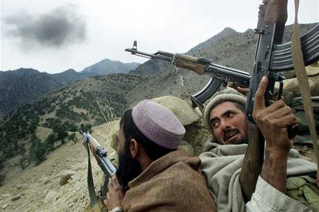 Afghántí bojovníci proti Talibanu (14. prosince 2001)