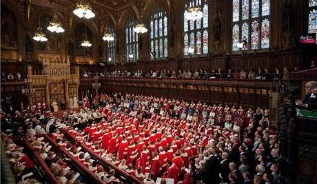 Slavnostn zahjen novho zasedacho obdob britskho parlamentu (25. kvtna 2010)