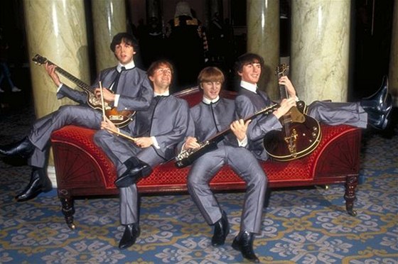 Skupina The Beatles u má své voskové figury v londýnském muzeu Madame Tussaud.