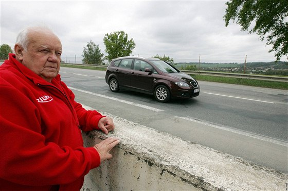 Pamtník a motorká Frantiek Mrázek vzpomíná na zaátky na Masarykov okruhu 