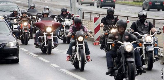 Motorkái z Hells Angels v Praze. (28. kvtna 2010)
