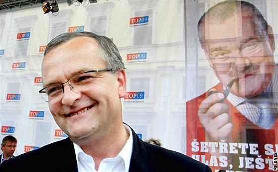 Návrat kontroverzního Miroslava Kalouska (na snímku) na politické výsluní  i tak mohou lidé chápat volební úspch TOP 09.