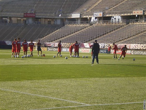 Fotbalisté Spojených stát amerických bhem tréninku v Hartfordu.