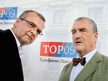 Miroslav Kalousek a Karel Schwarzenberg ve volebnm tbu strany TOP 09 v Praze. (29. kvtna 2010)