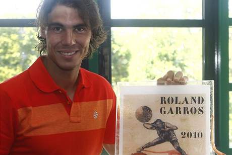 HAPPY BIRTHDAY. Rafael Nadal slav bhem Roland Garros sv 24. narozeniny