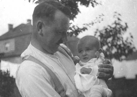 Jan Fier s Malm Zbykem, tedy ptm Egonem Bondym, ervenec 1930