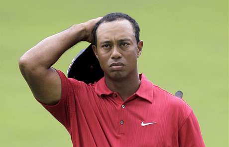 Tiger Woods má v posledních týdnech velkého nepítele - driver