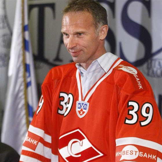 Dominik Haek má v erveném dresu Spartaku za cíl dovést tým do play-off KHL