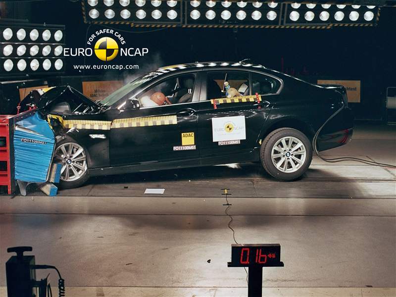 Crashtest BMW 5