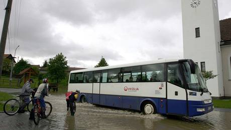 Velká voda po trnácti dnech opt zaplavila Ústí na Perovsku. (2.6.2010)