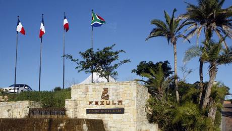 Vjezd do luxusního resortu Pezula v jihoafrické Knysn, kde bydlí fotbalisté Francie.