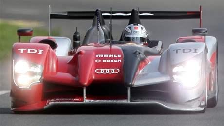 Romain Dumas za volantem audi pi zvod24 hodin v Le Mans