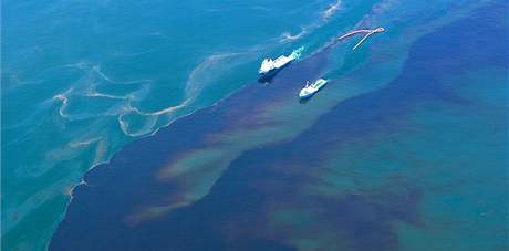 Ropná skvrna v Mexickém zálivu (14. ervna 2010)