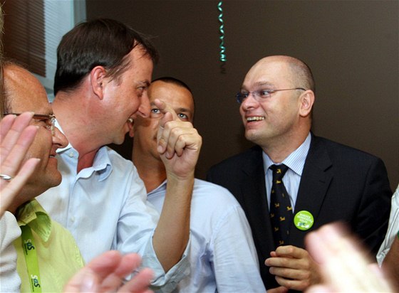 V ervnu se nová strana Richarda Sulík a(vlevo) úspn probojovala do parlamentu. Te dlá potíe.