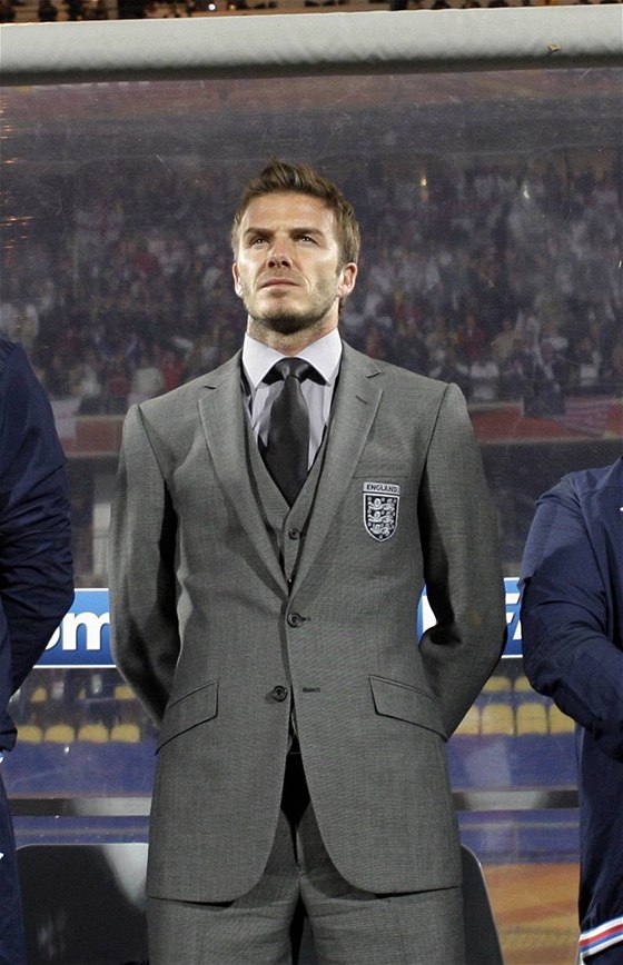 DOBRÝ KOU? Na mistrovství svta musel být Beckham kvli zranní jen na lavice Anglie. Zejm se piuil trenéin a nyní pichází se svou ideální jedenáctkou.