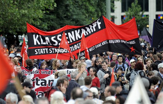 Demonstrace proti vládním krtm v Berlín