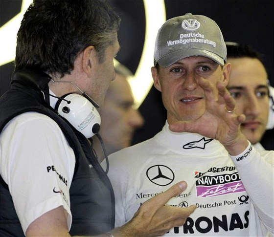 Michael Schumacher z Mercedesu ped kvalifikaní jízdu na Velkou cenu Kanady