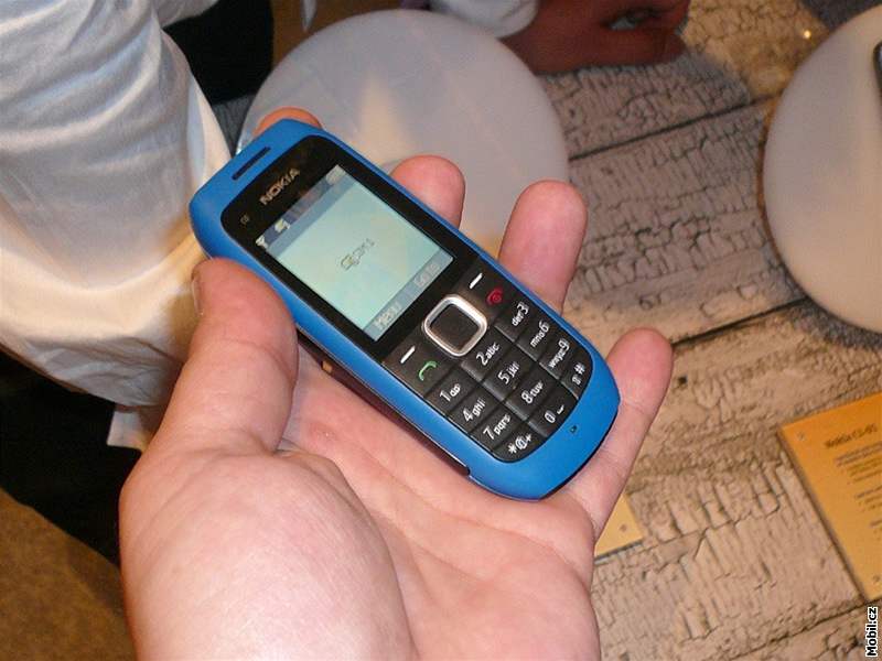 Nokia C1-01