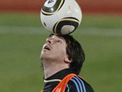 Argentinsk tonk Lionel Messi bhem trninku v Pretorii