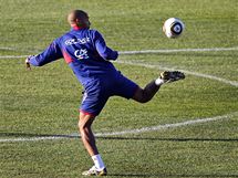 Thierry Henry na trninku francouzsk reprezentace.