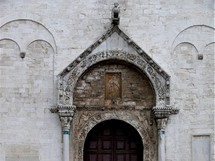 Itlie, portl kostela San Nicola v Bari