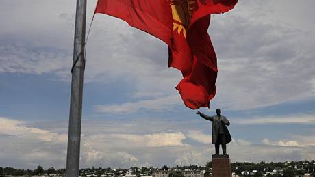 Leninova socha v kyrgyzském mst O.