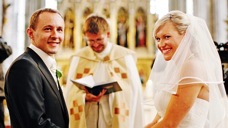 Svatební obad -  "Miss parlament", poslankyn Jana Radová se vdala za MUDr. Jana Kasla v kostele sv. Bartolomje v Plzni