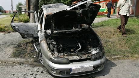 Ohoelé auto v Havíov, hasii v nm nali mrtvolu