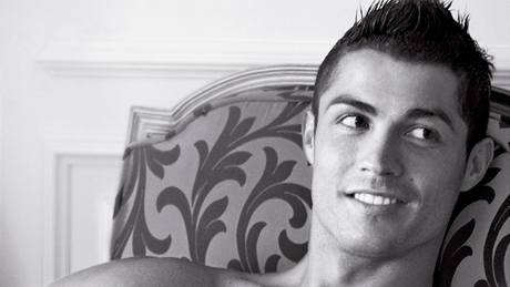 Cristiano Ronaldo v reklam pro znaku Armani