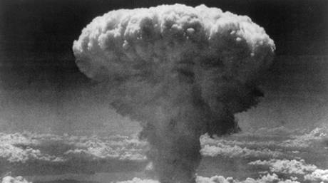 Atomová bomba výbuch