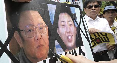 Kim ong-il (vlevo) se svým pravdpodobným nástupcem Kim ong-wuem 