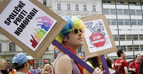 Úastníci loské akce Queer Parade v Brn