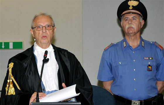 Soudce Claudio Dall' Acqua vynáí verdikt nad Macellem Dell'Utrim 