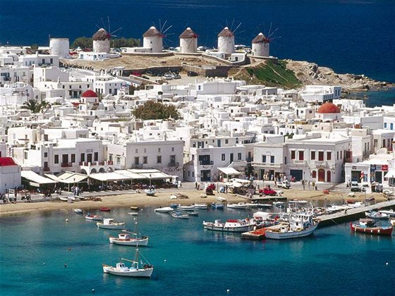 Na prodej je i ást eckého ostrova Mykonos