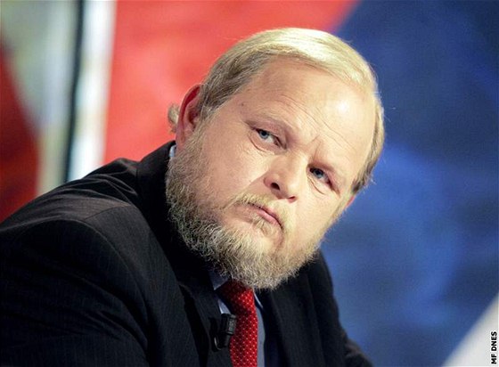 Nejoddanjím straníkem je Václav Snopek, který daroval do kasy komunistické strany 171 tisíc korun.