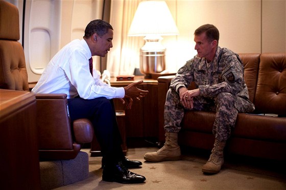 Generál Stanley McChrystal s americkým prezidentem Barackem Obamou