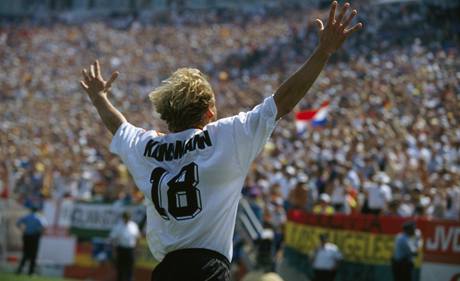 Jrgen Klinsmann se raduje z vodnho glu mistrovstv svta 17. ervna 1994.