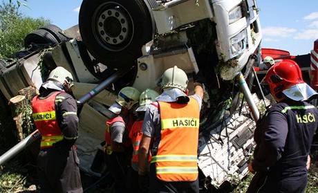 Nehoda kamionu mezi Blovicemi a Splenm Pom na Plzesku (28.6. 2010)