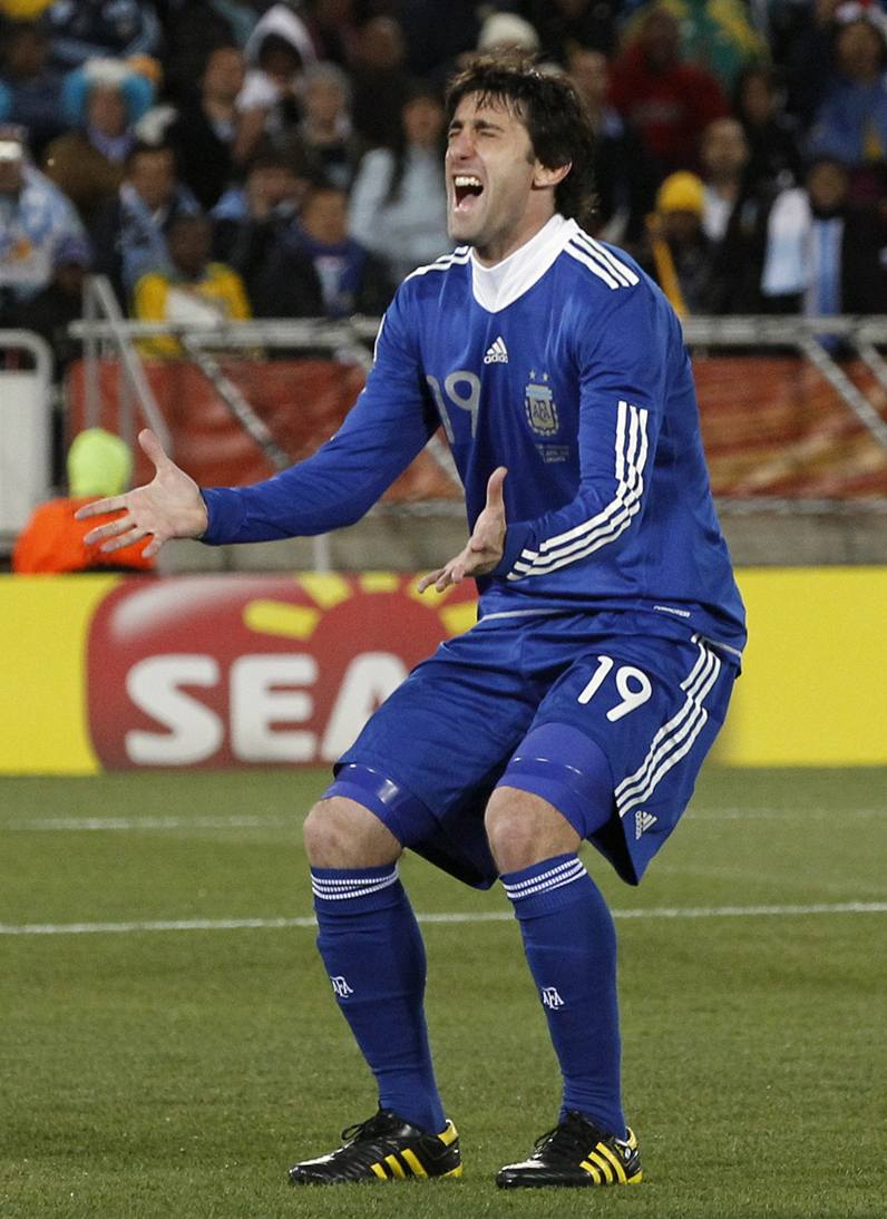 Argentinskému útoníkovi Militovi se v zápase s eckem nepodailo vstelit gól.
