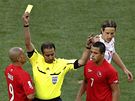 lut karta pro jednoho z chilskch fotbalist v utkn se vcarskem.