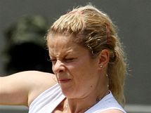 Kim Clijstersov s obtemi vrac mek v duelu wimbledonsk dvouhry