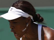 Venus Williamsov v souboji 4. kola Wimbledonu s Australankou Grothovou