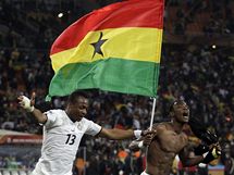 POSTUP. Fotbalist Ghany se raduj z postupu do osmifinle mistrovstv svta.