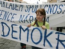 Křesťanští demokraté uspořádali v Brně pochod pro rodinu, kterým protestovali proti Queer Parade (červen 2010) Křesťanští demokraté uspořádali v Brně pochod pro rodinu, kterým protestovali proti Queer Parade (červen 2010)